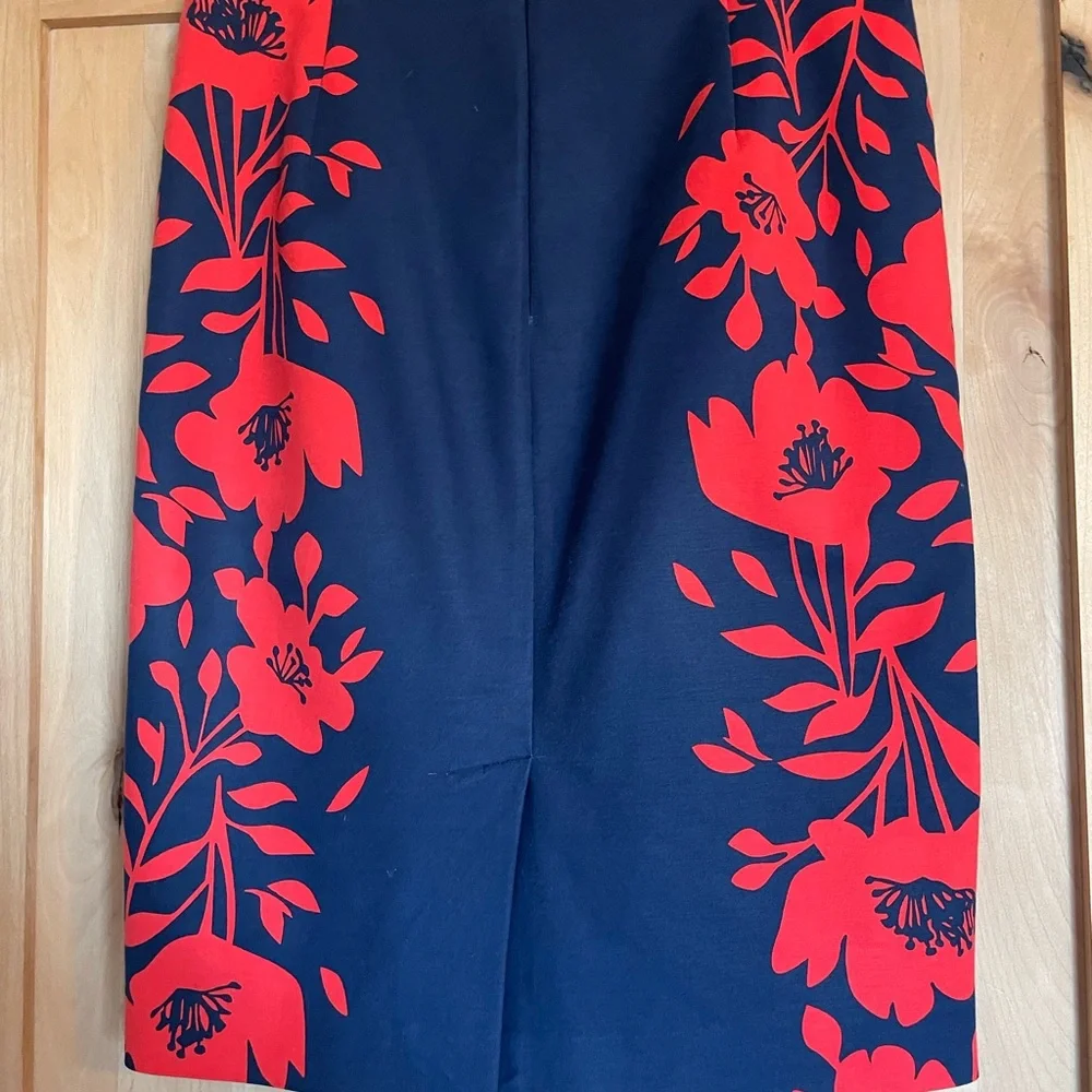 Boden Floral Pencil Skirt – Navy & Red – Size US 6P / UK 10P - Picture 3 of 6
